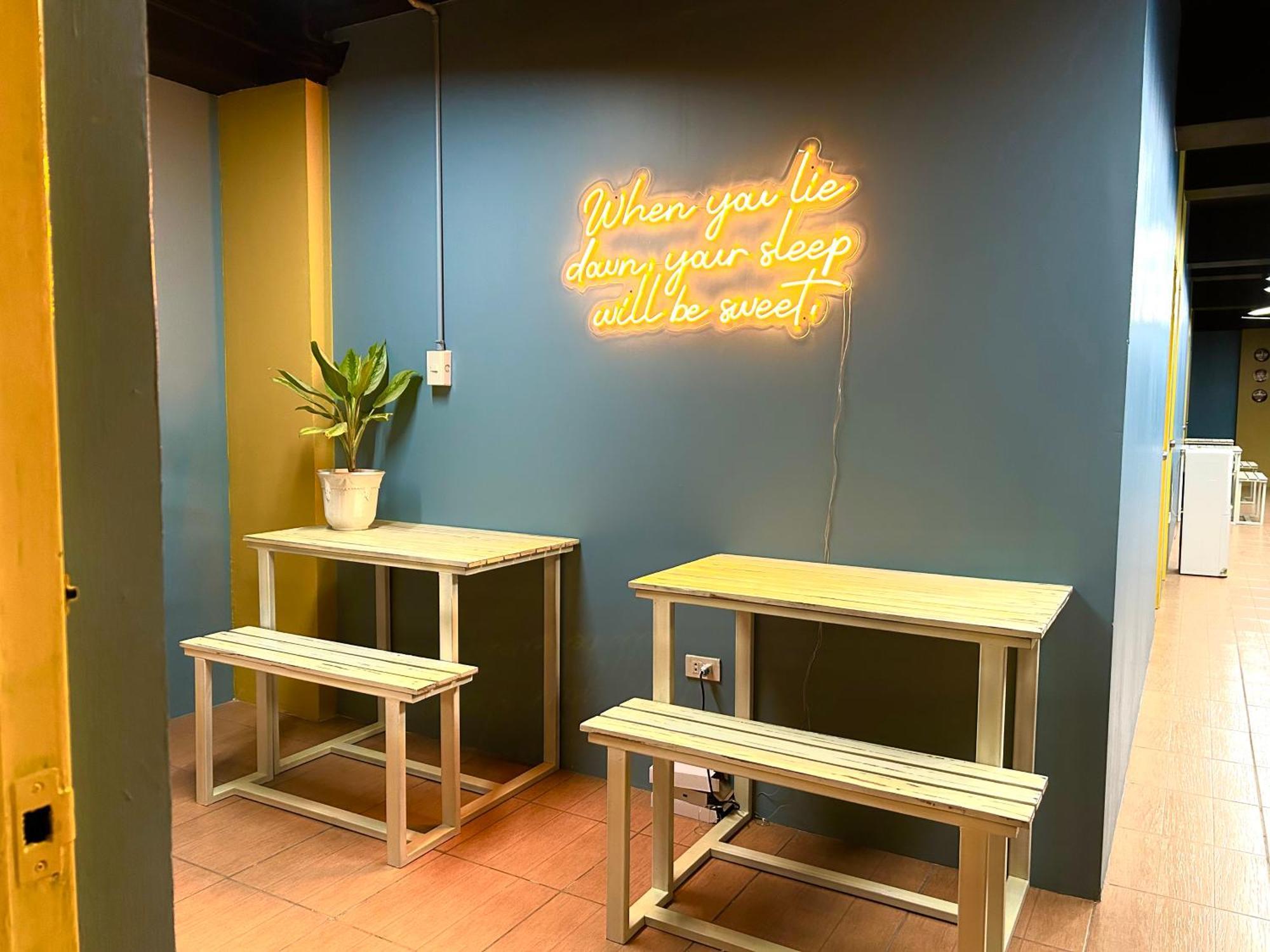 Cheese Hostel Manila Makati City Exteriér fotografie