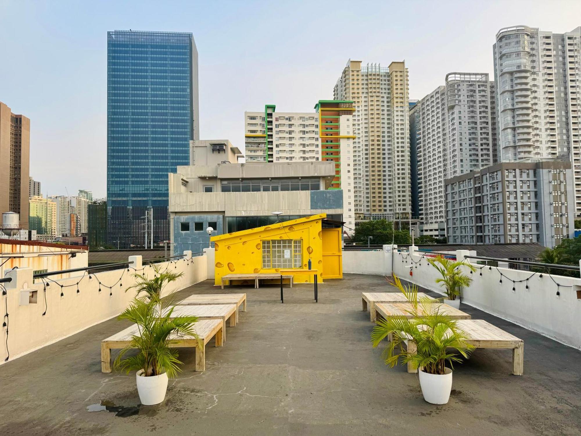 Cheese Hostel Manila Makati City Exteriér fotografie