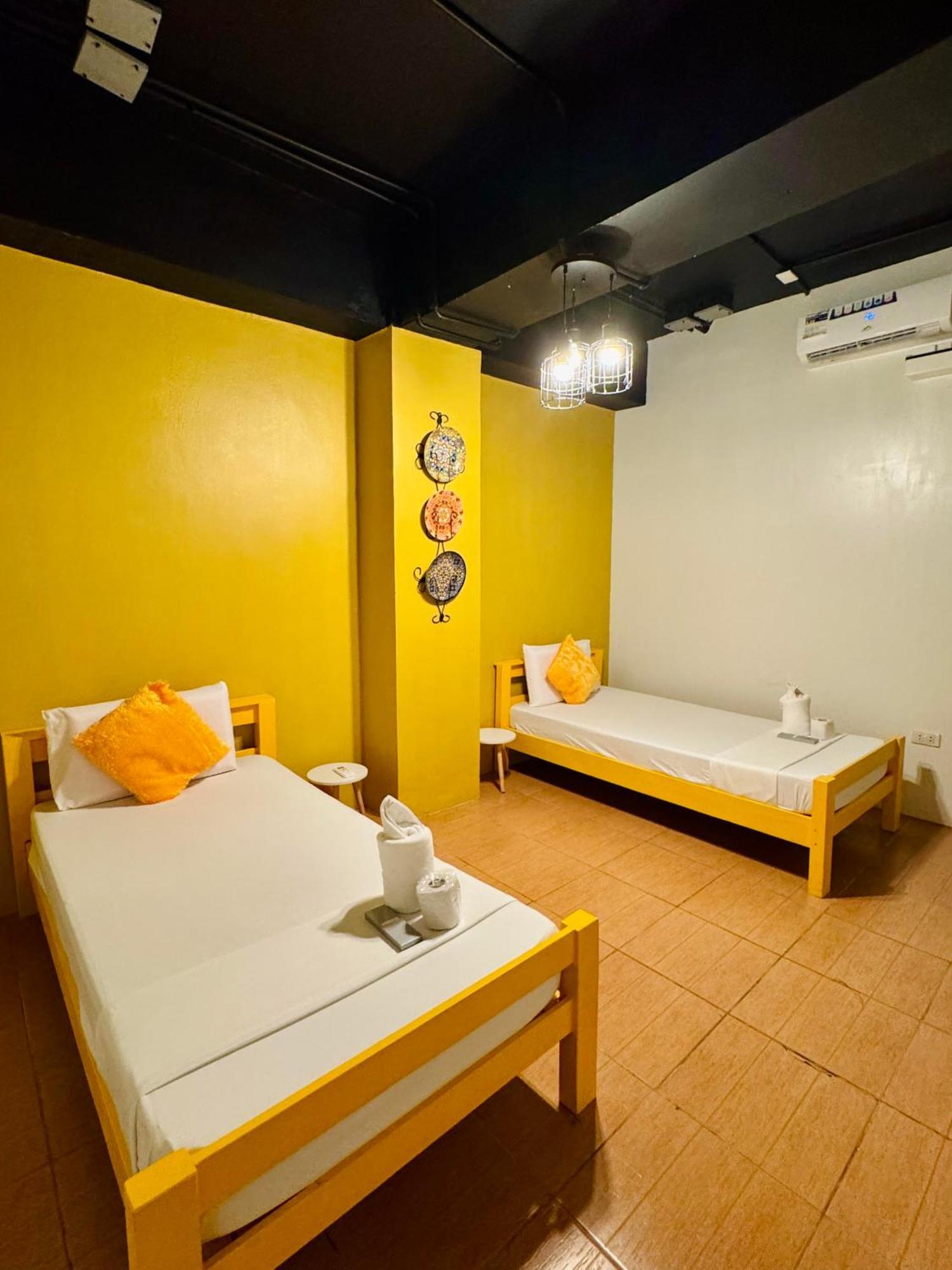 Cheese Hostel Manila Makati City Exteriér fotografie