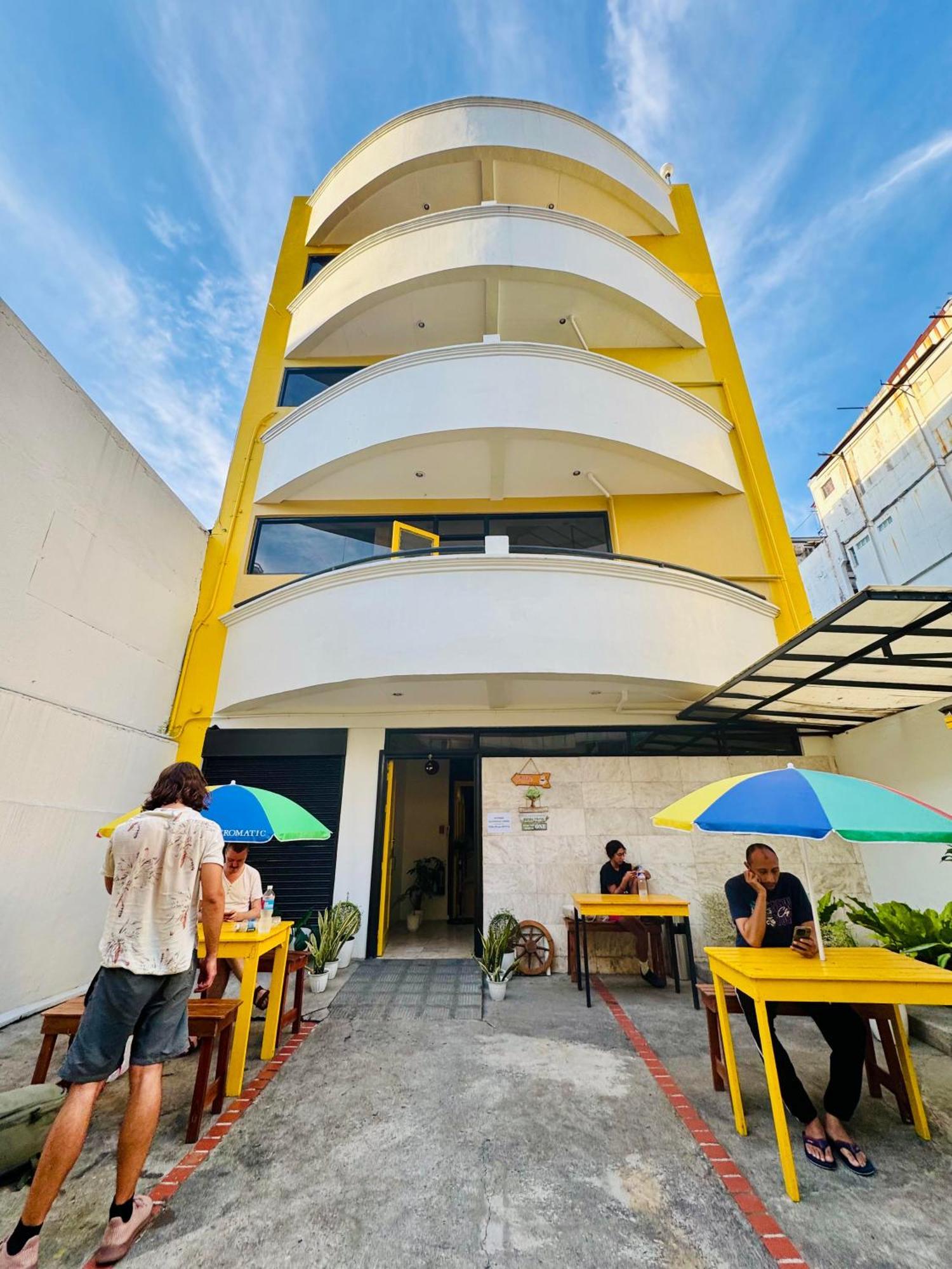 Cheese Hostel Manila Makati City Exteriér fotografie