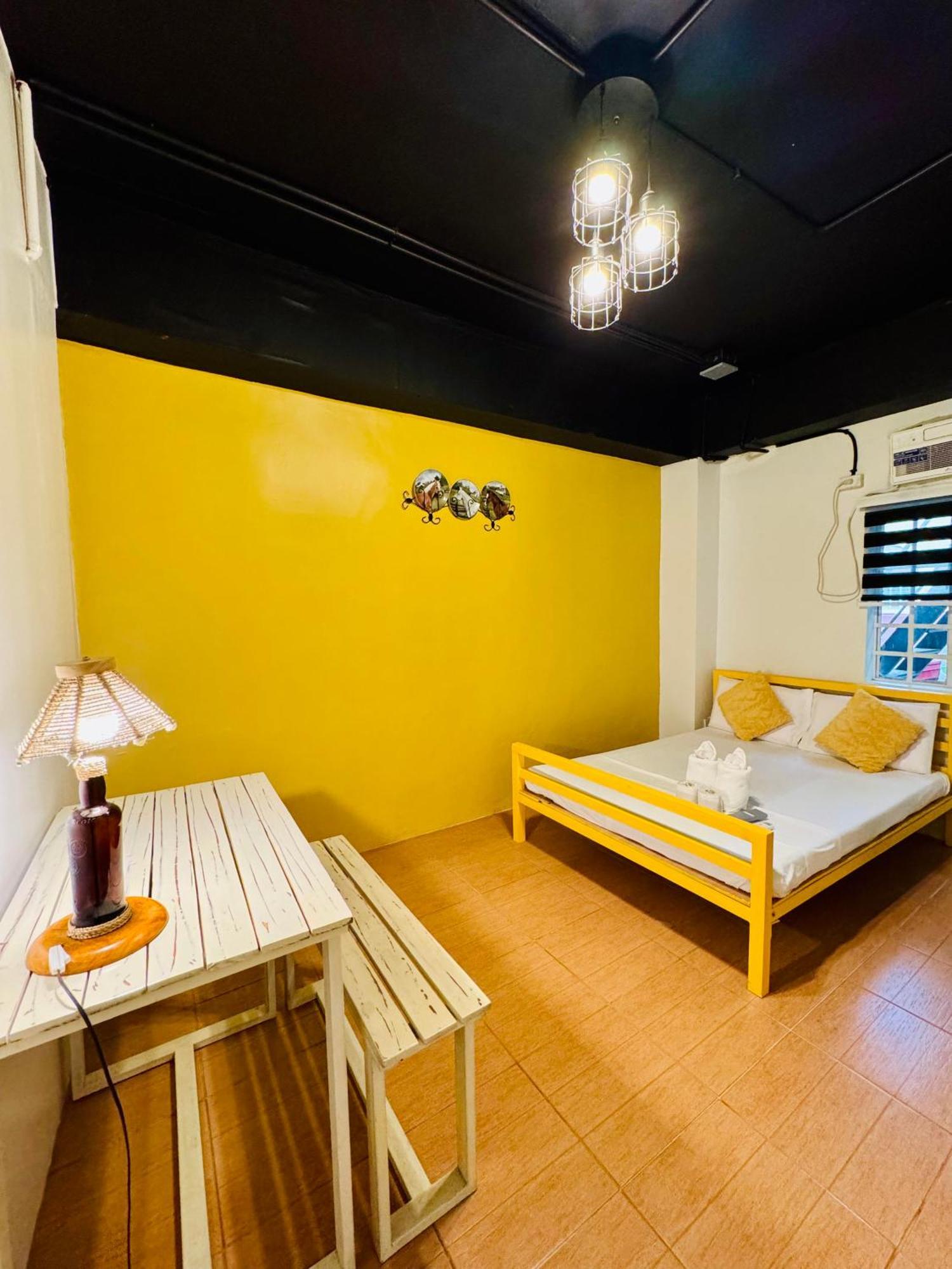 Cheese Hostel Manila Makati City Exteriér fotografie