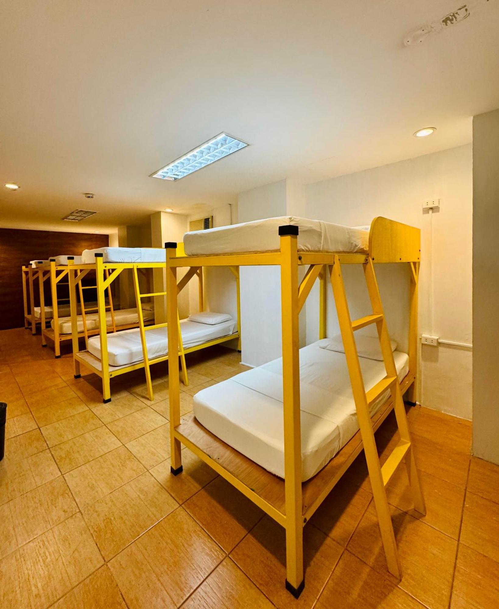 Cheese Hostel Manila Makati City Exteriér fotografie